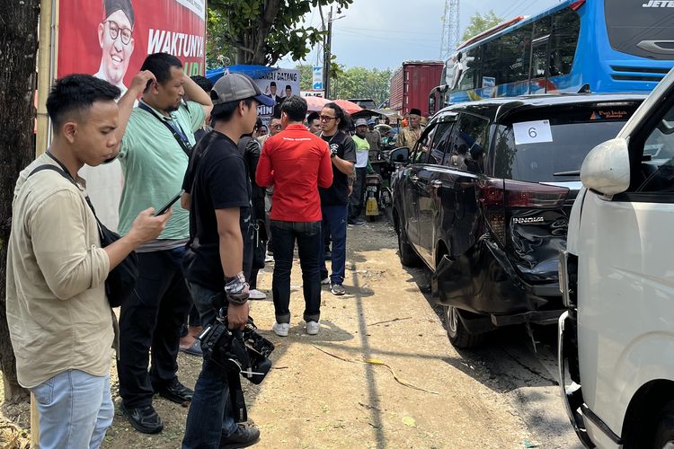Iring-Iringan Rombongan Anies-Muhaimin Alami Tabrakan Beruntun di Madura