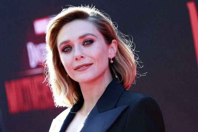 Aktris asal Amerika Serikat Elizabeth Olsen menghadiri pemutaran perdana film Doctor Strange in the Multiverse of Madness yang digelar di Dolby Theater, Los Angeles, California, pada 2 Mei 2022. 