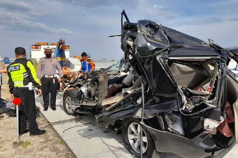 Kronologi Fortuner Tabrak Truk di Tol Ngawi hingga Mengakibatkan 1 Orang Tewas, Diduga Sopir Ngantuk