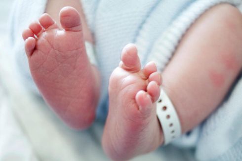 Bayi Laki-Laki Terbungkus Kain Ditemukan di Pinggir Jalan Ciputat Timur