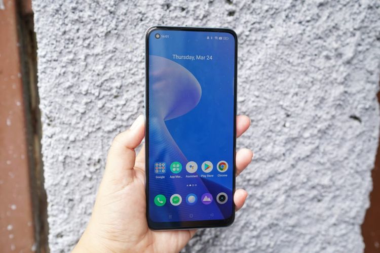 Bagian layar depan Realme 9 Pro Plus 5G