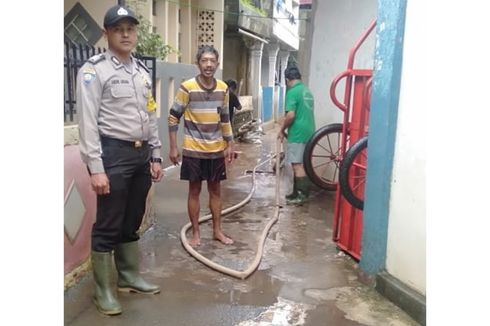 Banjir di Bidara Cina Surut, Pengungsi Kembali ke Rumah