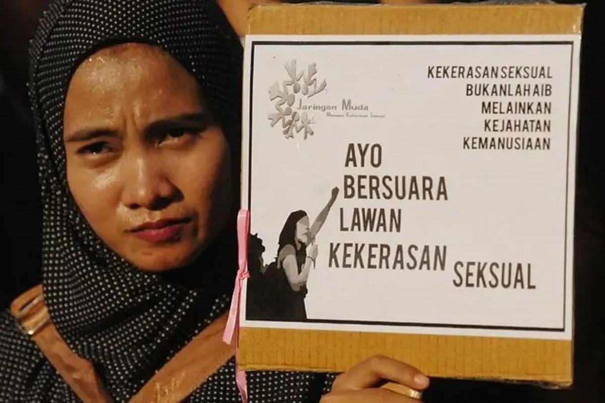Sejumlah kelompok perempuan menggelar aksi protes melawan kekerasan seksual di Jakarta.