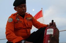 Tim SAR Temukan Tabung Diduga Milik AirAsia QZ8501