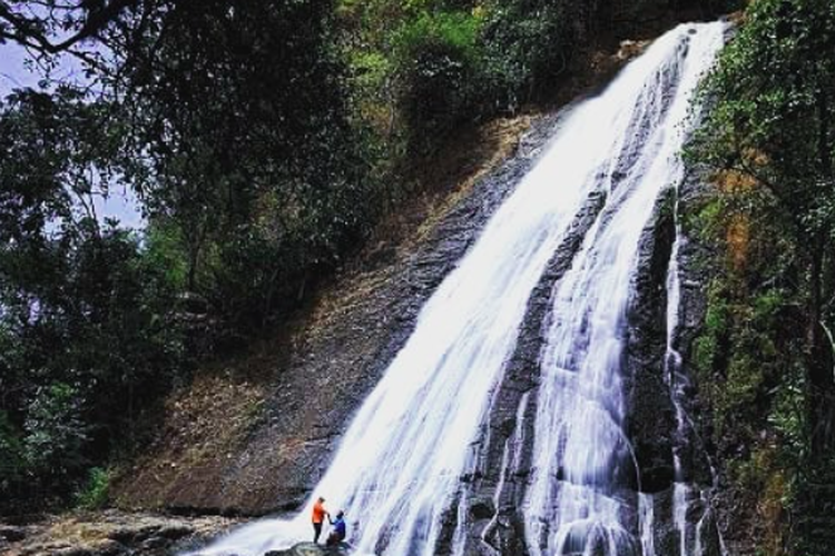Curug Cihear, salah satu tempat wisata di Banten.
