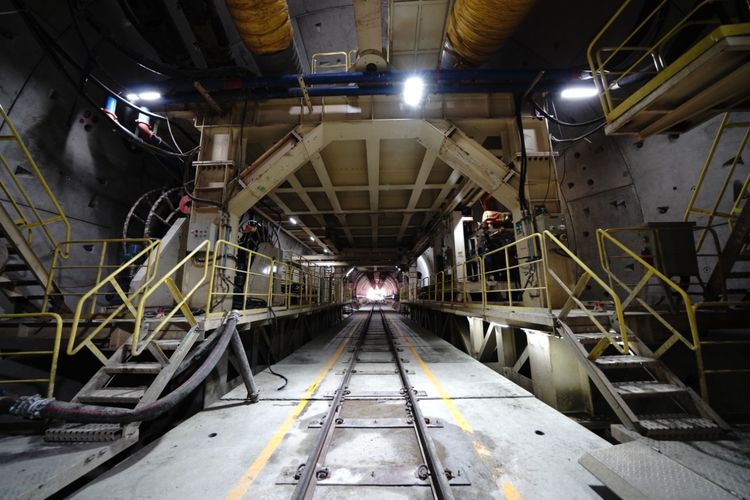 Proyek pembangunan terowongan tunnel I Kereta Cepat Jakarta-Bandung