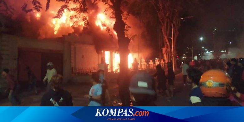 Surabaya Grahadi Building Fire: Looting and Wagub Office Abandoned