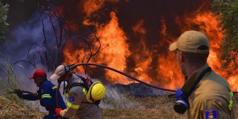 Bencana Kebakaran Hutan Melanda Eropa dan Amerika, 6 Negara Ini Terdampak Parah - Vimarsana News