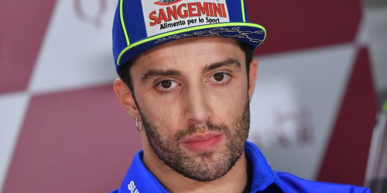 Pebalap Team Suzuki Ecstar asal Italia, Andrea Iannone, bereaksi saat menghadiri konferensi pers jelang GP Qatar di Sirkuit Internasional Losail, Rabu (22/3/2017).