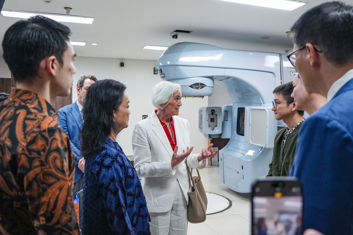 Grup Rumah Sakit (RS) Siloam menerima kunjungan Delegasi Tingkat Tinggi Swedia yang dipimpin langsung oleh Menteri Kesehatan Swedia, Acko Ankarberg Johansson. 