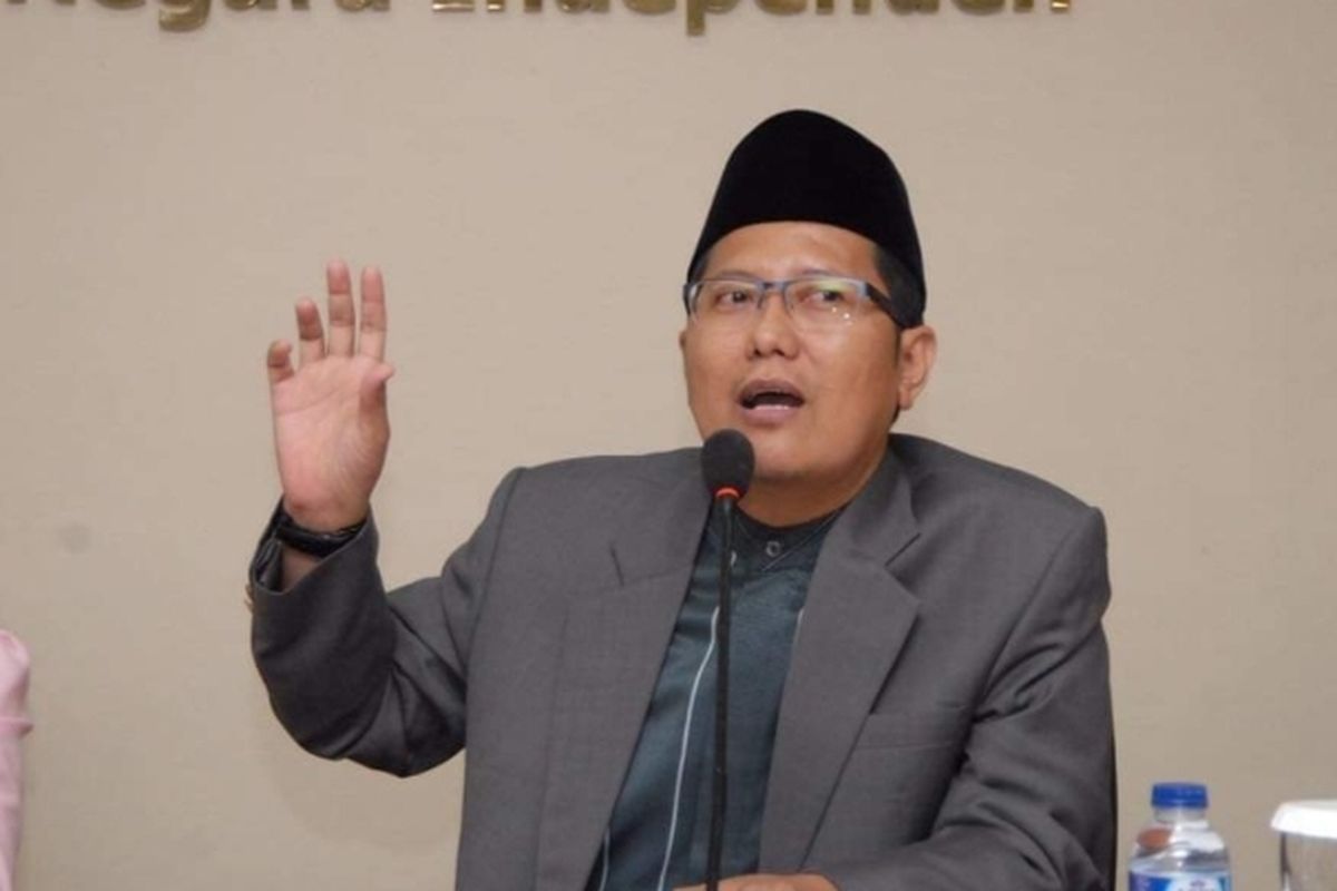 Ketua Bidang Dakwah dan Ukhuwah Majelis Ulama Indonesia (MUI) KH Cholil Nafis mengaku terkena dampak kebijakan pemblokiran rekening dormant oleh Pusat Pelaporan dan Analisis Transaksi Keuangan (PPATK).