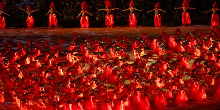 Penari saat pentas di pembukaan Asian Games 2018 di Gelora Bung Karno, Jakarta Pusat, Sabtu (18/7/2018).