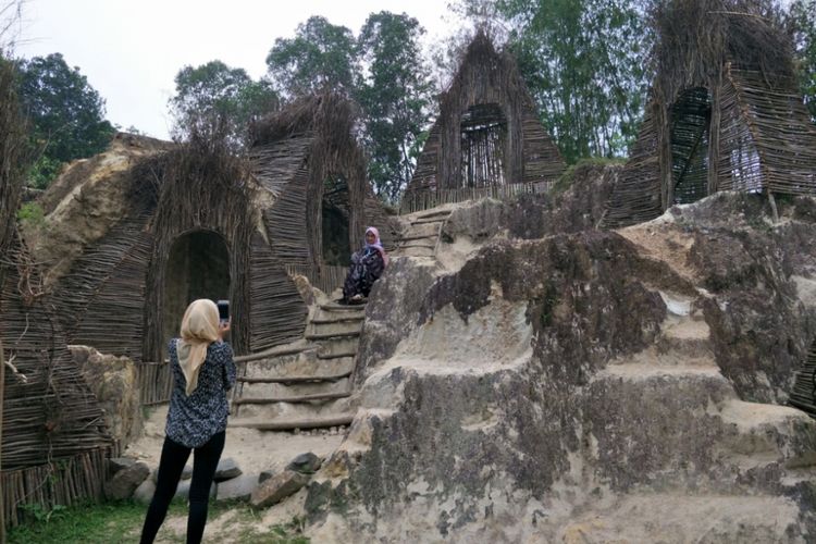 Spot menarik di kawasan wisata Tebing Koja yang dapat digunakan untuk menggelar sesi foto prewedding.