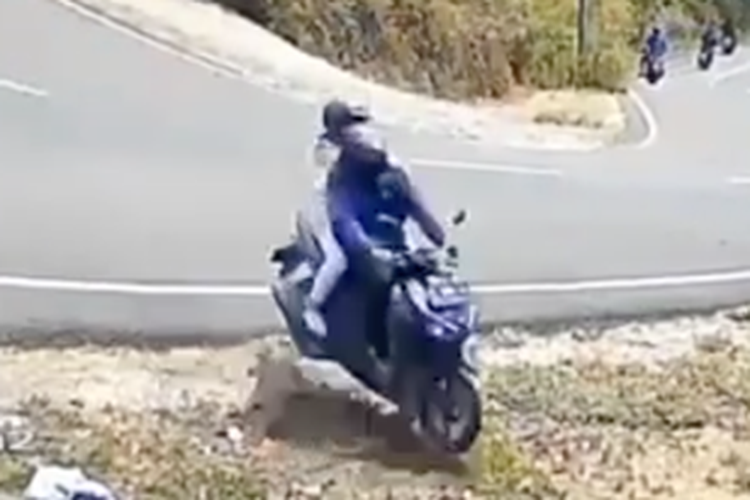 Video pengendara skutik alami rem blong