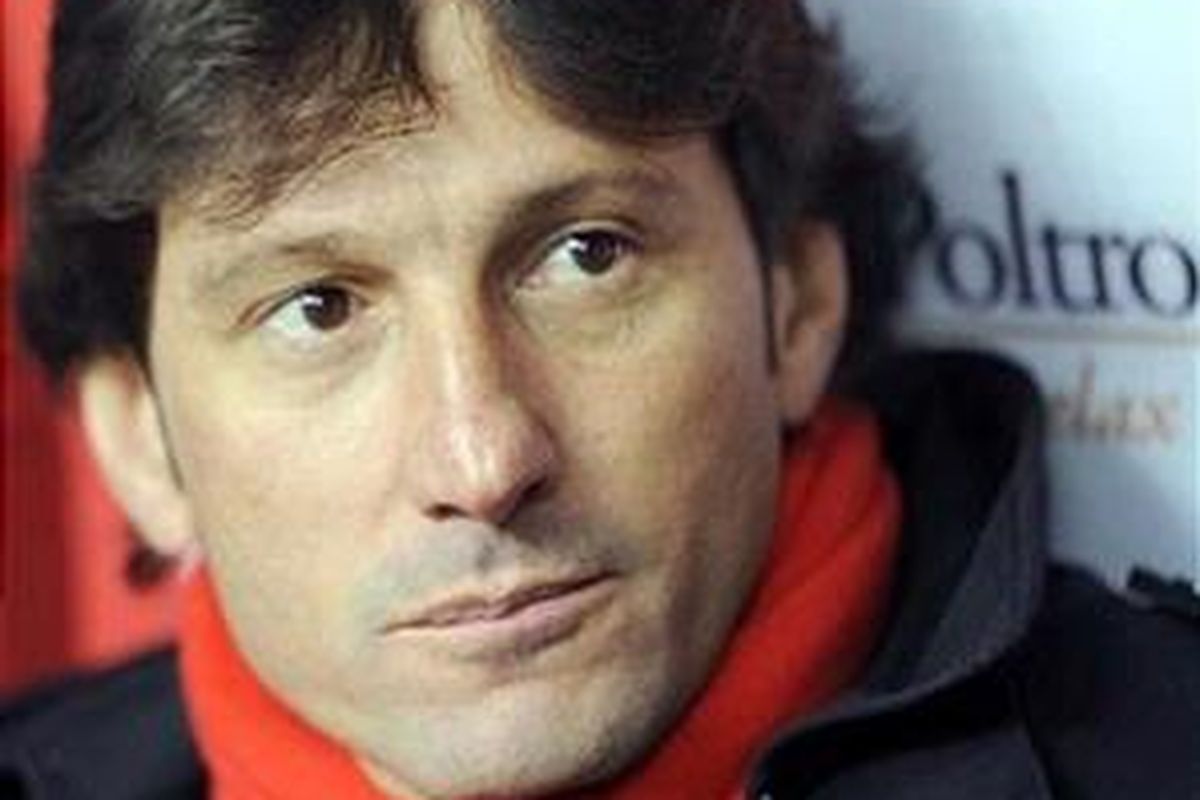 Pelatih AC Milan, Leonardo.