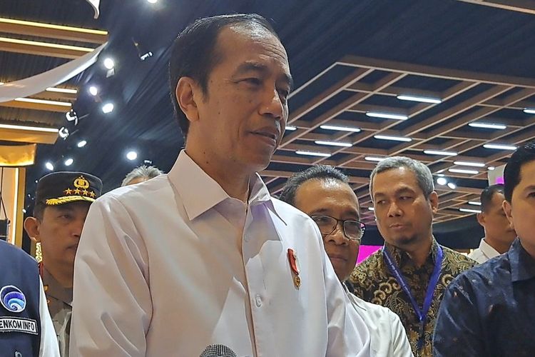 Presiden Joko Widodo memberikan keterangan pers di Jakarta Convention Center, Jumat (1/9/2023).
