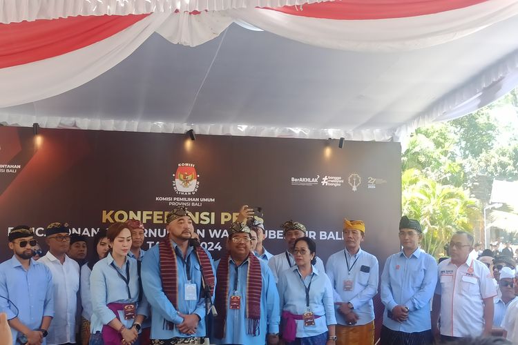 Pasangan bakal calon gubernur dan wakil gubernur, Made Muliawan Arya alias De Gadjah dan Putu Agus Suradnyana (PAS), mendaftarkan diri ke KPU Bali, Kamis (29/8/2024) siang. 