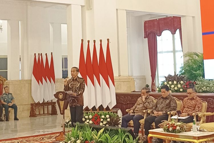 Presiden Joko Widodo saat memberi sambutan di acara Sistem Pemerintahan Berbasis Elektronik (SPBE) Summit 2024 dan Peluncuran GovTech Indonesia di Istana Negara, Jakarta, Senin (27/5/2024).
