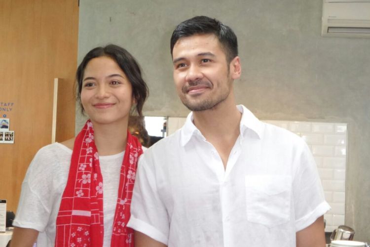 Chicco Jerikho dan Putri Marino dalam jumpa pers di Gordi HQ, Jeruk Purut, Jakarta Selatan, Kamis (7/4/2018).