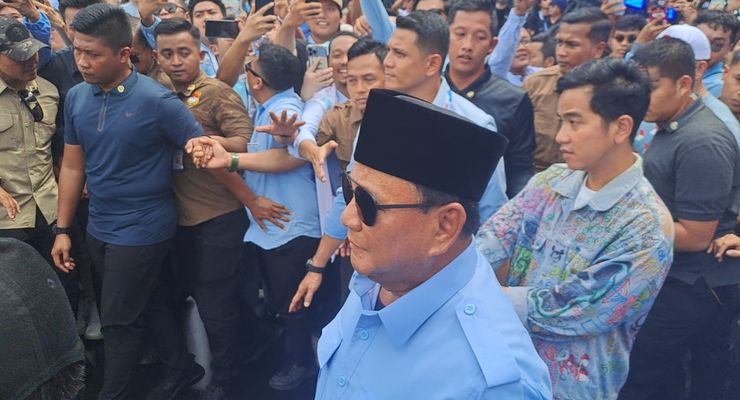 Prabowo Minta Pendukungnya Beristirahat di Luar GBK Usai Banyak yang Pingsan