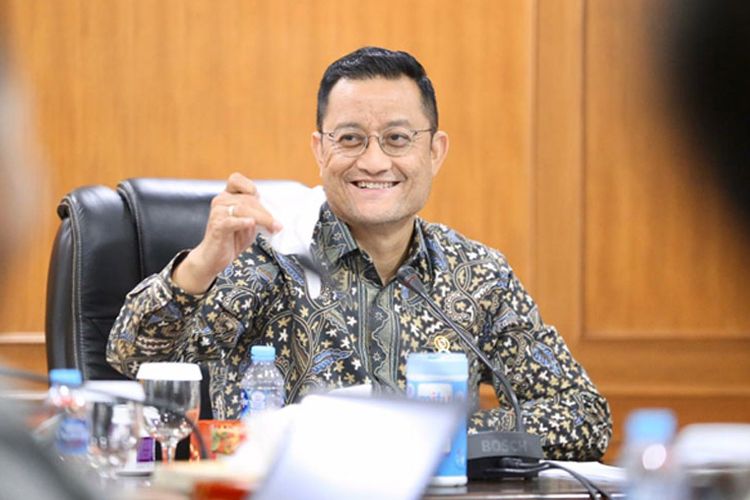 Mensos Juliari Peter Batubara saat melakukan pertemuan di Gedung Cawang Kencana, Jakarta, Rabu (30/10/2019). 