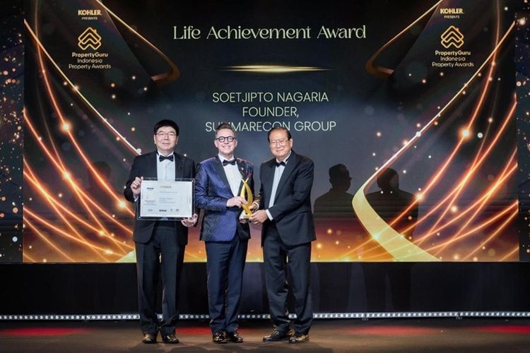 Soetjipto Nagaria, Founder of Summarecon Group, menerima Life Achievement Award. 