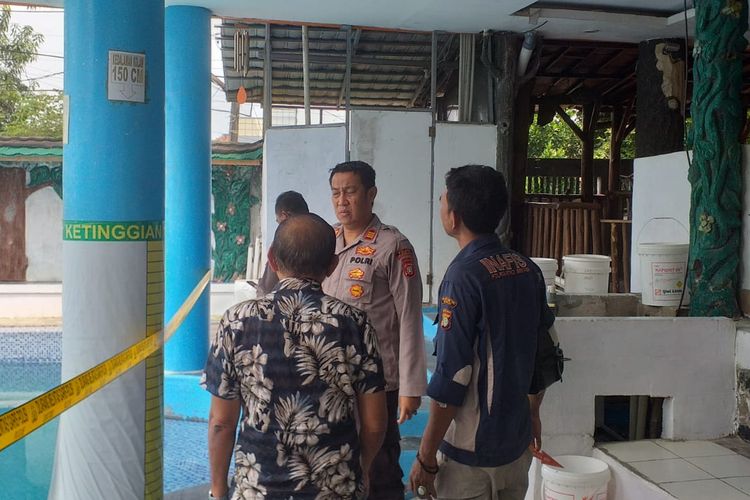 Kolam renang tempat tewasnya bocah berinisial SK di kawasan Cikarang Utara, Bekasi pada Kamis (18/4/2024). 