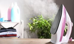 Perbedaan Setrika dan Steamer, Mana Terbaik untuk Menyetrika Pakaian?