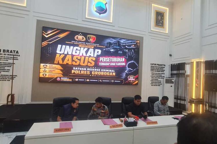 Dua Orang Bermasker Sempat Bakar Kaosnya di Samping Mobil Jazz Berisi Mayat Bos Royal Phone
