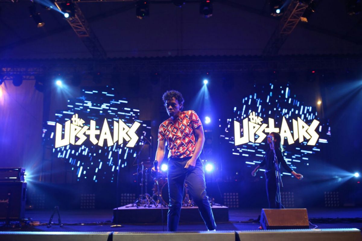 Band Upstairs tampil di panggung Synchronize Fest 2017 yang digelar di Gambir Expo, Kemayoran, Jakarta Pusat, Minggu (8/10/2017).