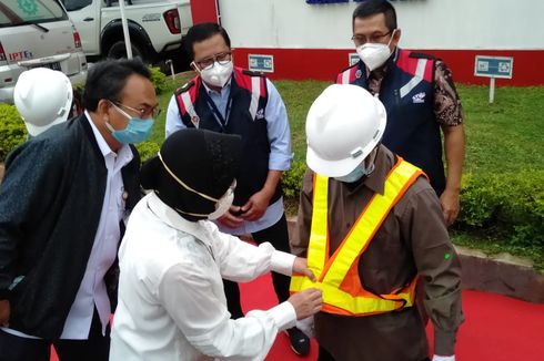 4 Fakta Risma Bantu 15 PPKS Kerja di BUMN, dari Pemulung Kini Pekerja di Proyek Tol