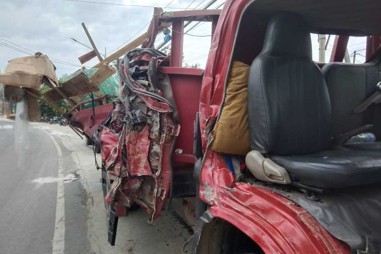 Truk alami laka beruntun di Balikpapan