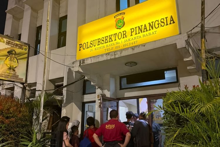 Pengunjung Sesak Napas gara-gara Bau Gas Misterius di Konser Musik Kota Tua Jakbar