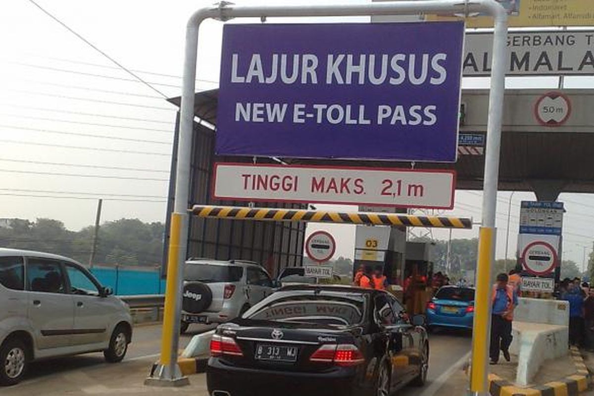 Pintu Tol Kalimalang II, Jakarta Timur yang sudah dipasang E-Toll Pass baru