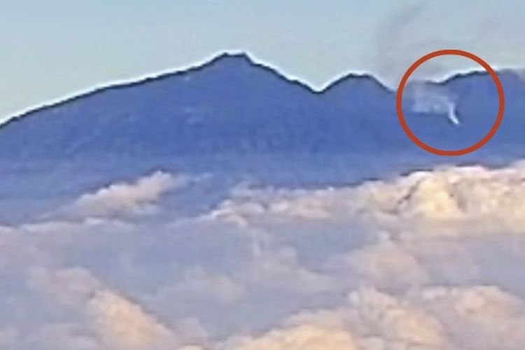 Gunung Arjuno-Welirang Terbakar, BPBD Jatim Terjunkan Helikopter