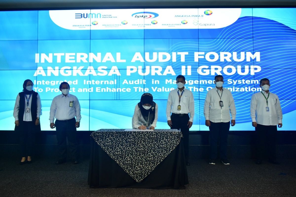 Peluncuran program Satuan Kerja Audit Internal Terintegrasi (SKAIT) serta penandatanganan Piagam Audit Internal Angkasa Pura II.