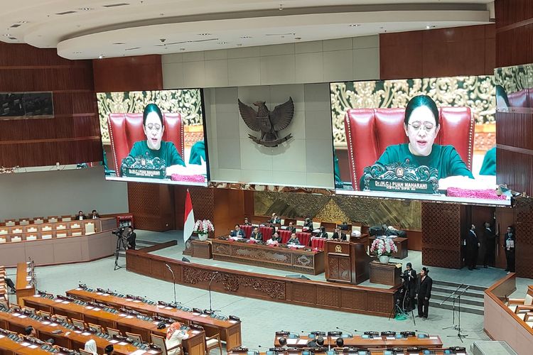 Suasana rapat paripurna ke-14 DPR RI Masa Persidangan IV Tahun Sidang 2023-2024, di Gedung DPR, Senayan, Jakarta, Kamis (28/3/2024) pagi.