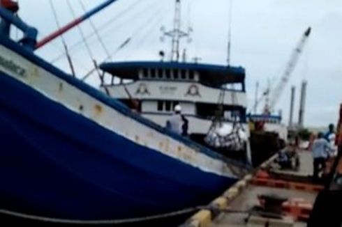 Dihantam Gelombang, Kapal Angkut 650 Ton Pupuk Tenggelam di Pangkalan Bun