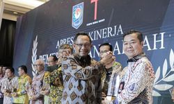 Pemprov DKI Jakarta Terima Penghargaan Aspek Kinerja Total Tingkat Provinsi
