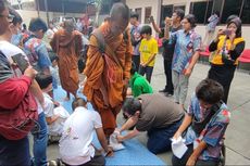 32 Biksu Thudong Disambut Tradisi Basuh Kaki di Cirebon, Ini Maknanya