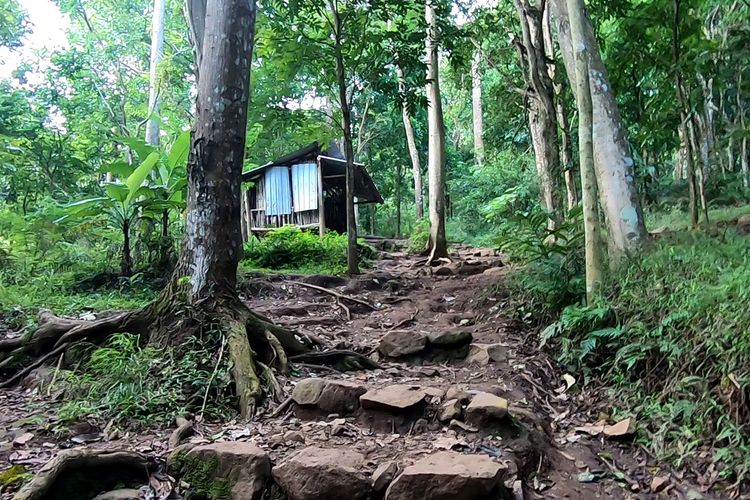 Pos 3 Gunung Penanggungan via Tamiajeng.