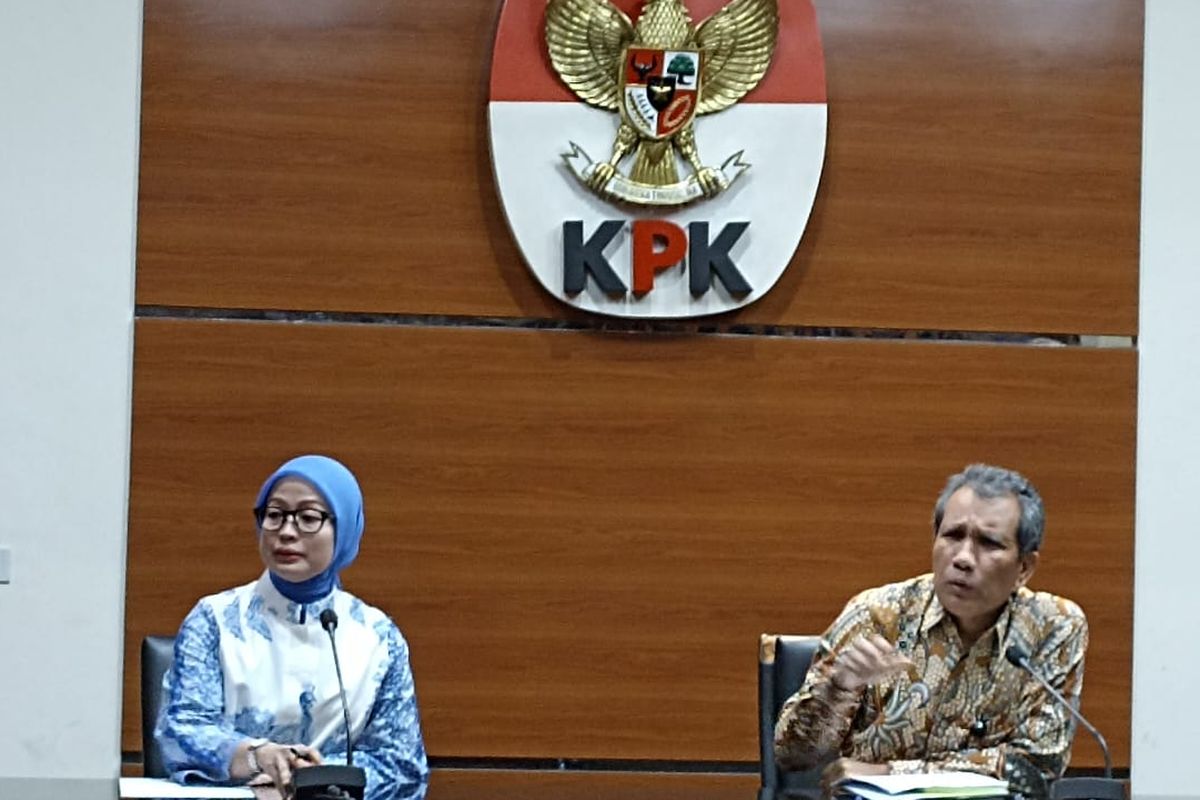 Deputi Pencegahan dan Monitoring Komisi Pemberantasan Korupsi (KPK) Pahala Nainggolan memastikan pihaknya akan meminta klarifikasi harta kekayaan pejabat Bea Cukai Kementerian Keuangan, Eko Darmanto, saat memberikan keterangan di Gedung Merah Putih KPK, Jakarta, Rabu (1/3/2023).