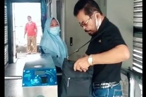 Diminta Ganti Masker Scuba dengan Masker Medis, Penumpang Transjakarta Marah