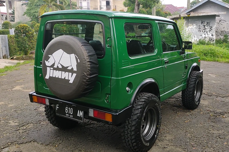 bagian belakang jimny sj410