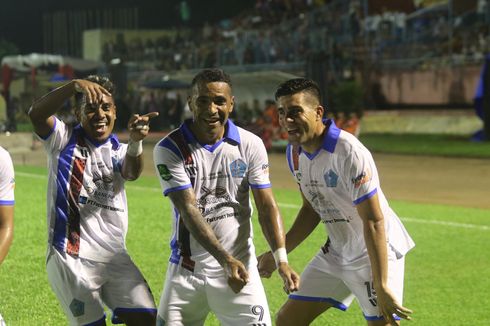 Laga Final Liga 2 Semen Padang Vs PSBS Biak Dihentikan Sementara