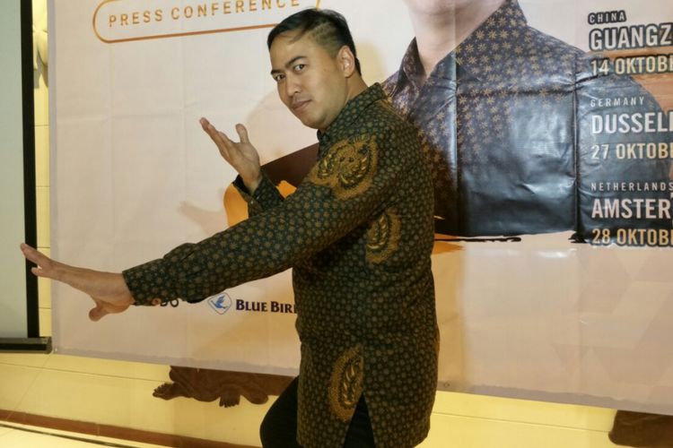 Pandji Pragiwaksono saat jumpa pers Pragiwaksono Stand Up  World Tour 2018 di Le Seminyak, Cipete, Jakarta Selatan, Jumat (16/3/2018).