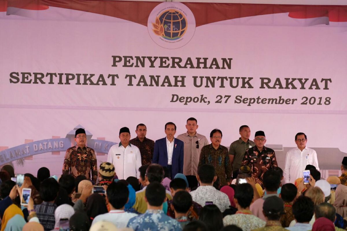 Presiden Joko Widodo, saat penyerahan sertifikat ke 4000 warga Depok, Kamis (27/9/2018)