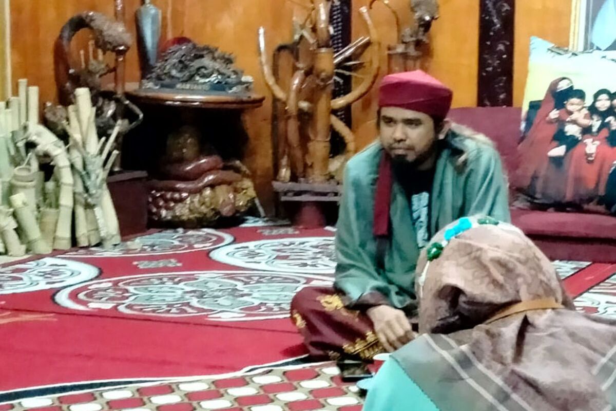Samsudin menemui pihak Dinas Kesehatan Kabupaten Blitar guna mengklarifikasi kasus warga Kota Blitar yang ditemukan meninggal di toilet Pondok Pesantren Nuswantoro, Jumat (15/12/2023)