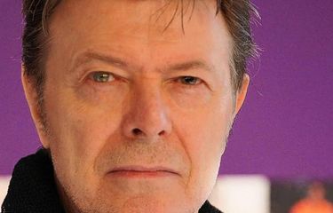 Lirik dan Chord Lagu Under Pressure - Queen dan David Bowie ...