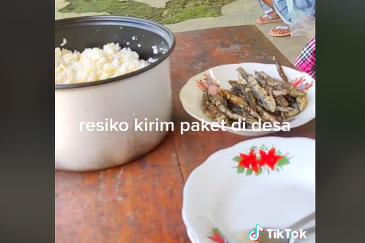 Video viral kurir kirim paket di desa diajak makan penerima paket